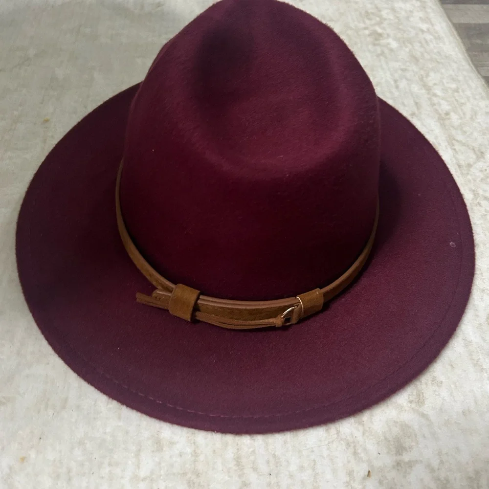 Women’s Burgundy Felt Fedora with Tan Band